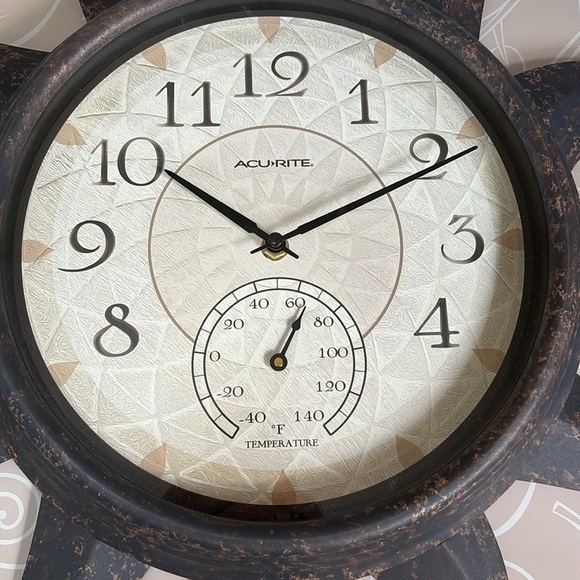 AcuRite | Indoor/Outdoor Sun Clock with Thermometer 19-inch - Picture 2 of 9